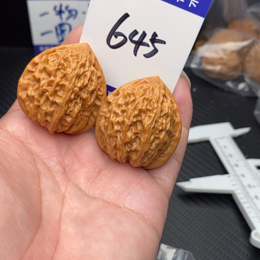 把件桃核金牛35nomnom