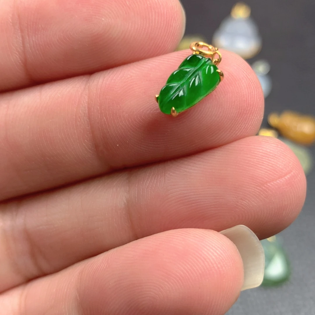 【闪购商品】颈饰18K金镶嵌翡翠翡翠