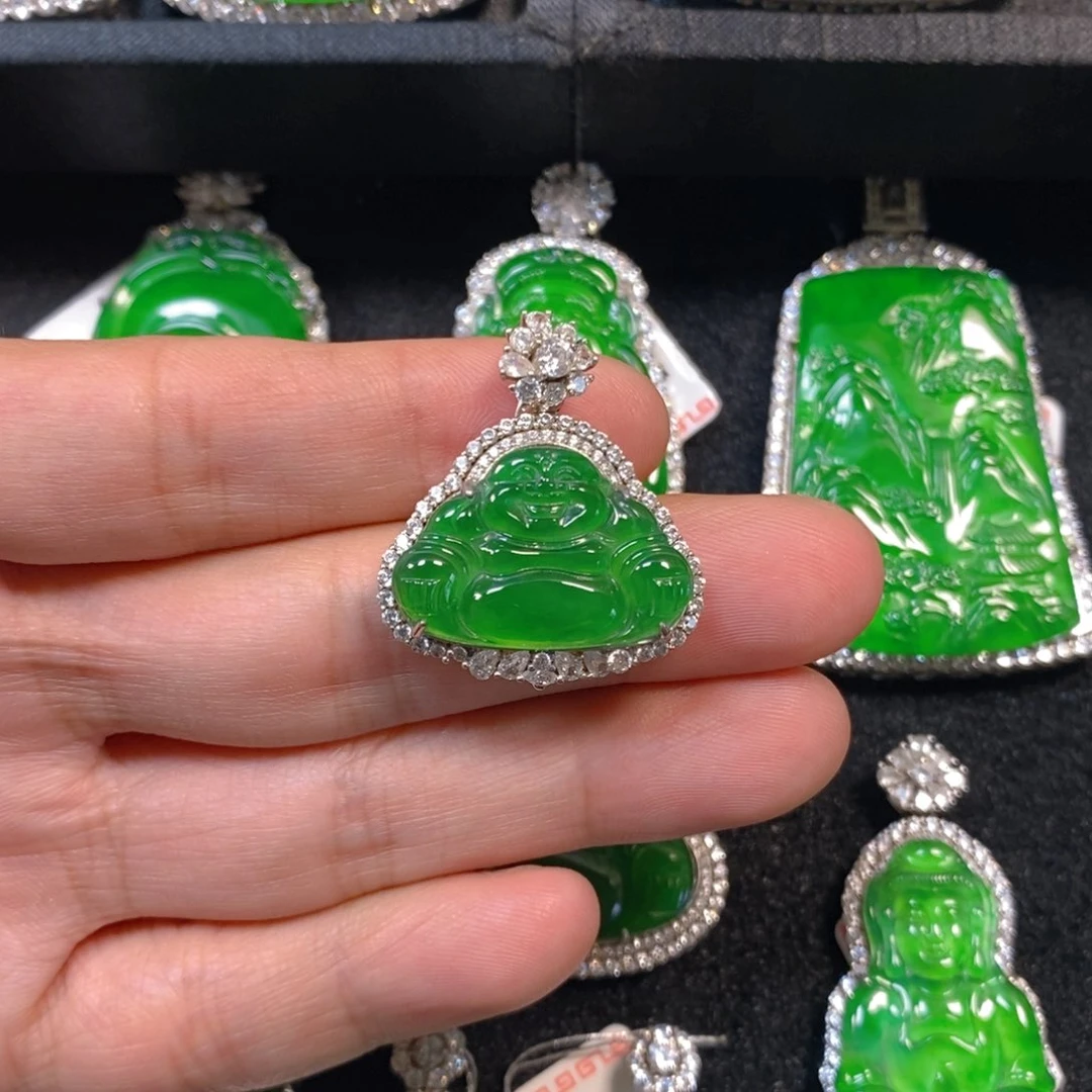 颈饰银S925镶嵌翡翠佛公吊坠
