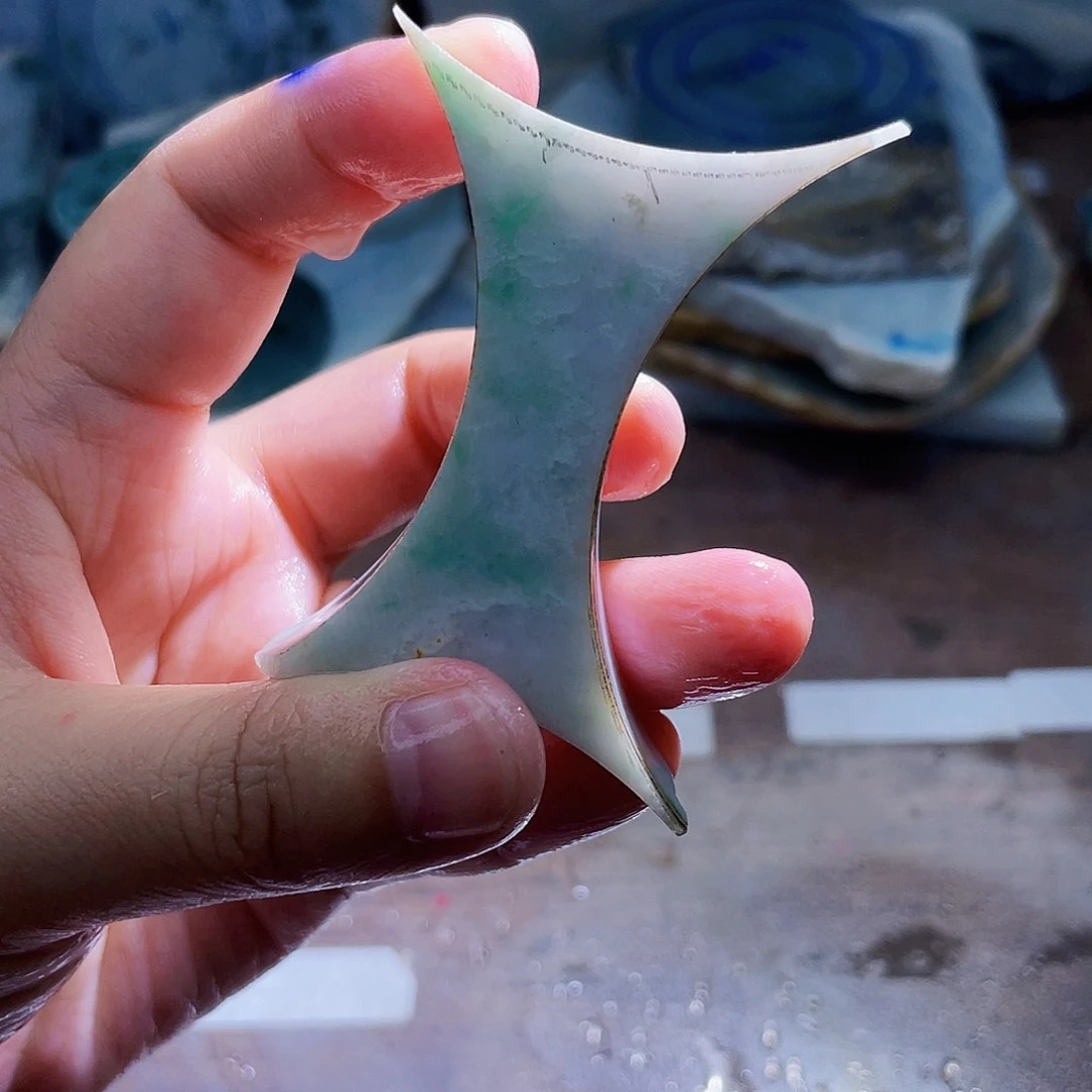 翡翠未镶嵌颈饰毛料41