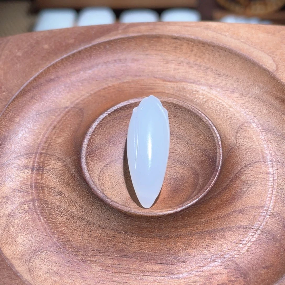 未镶嵌手链和田玉玉兰花