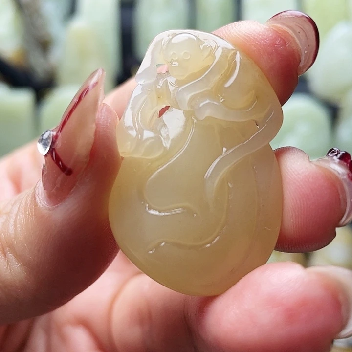 和田玉（糖玉）未镶嵌颈饰