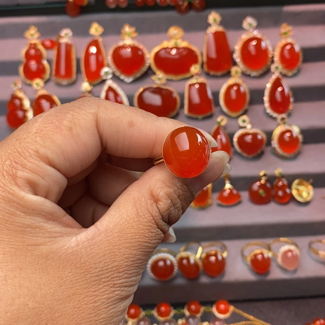 南红玛瑙18k金戒指18K金镶嵌叫**姐