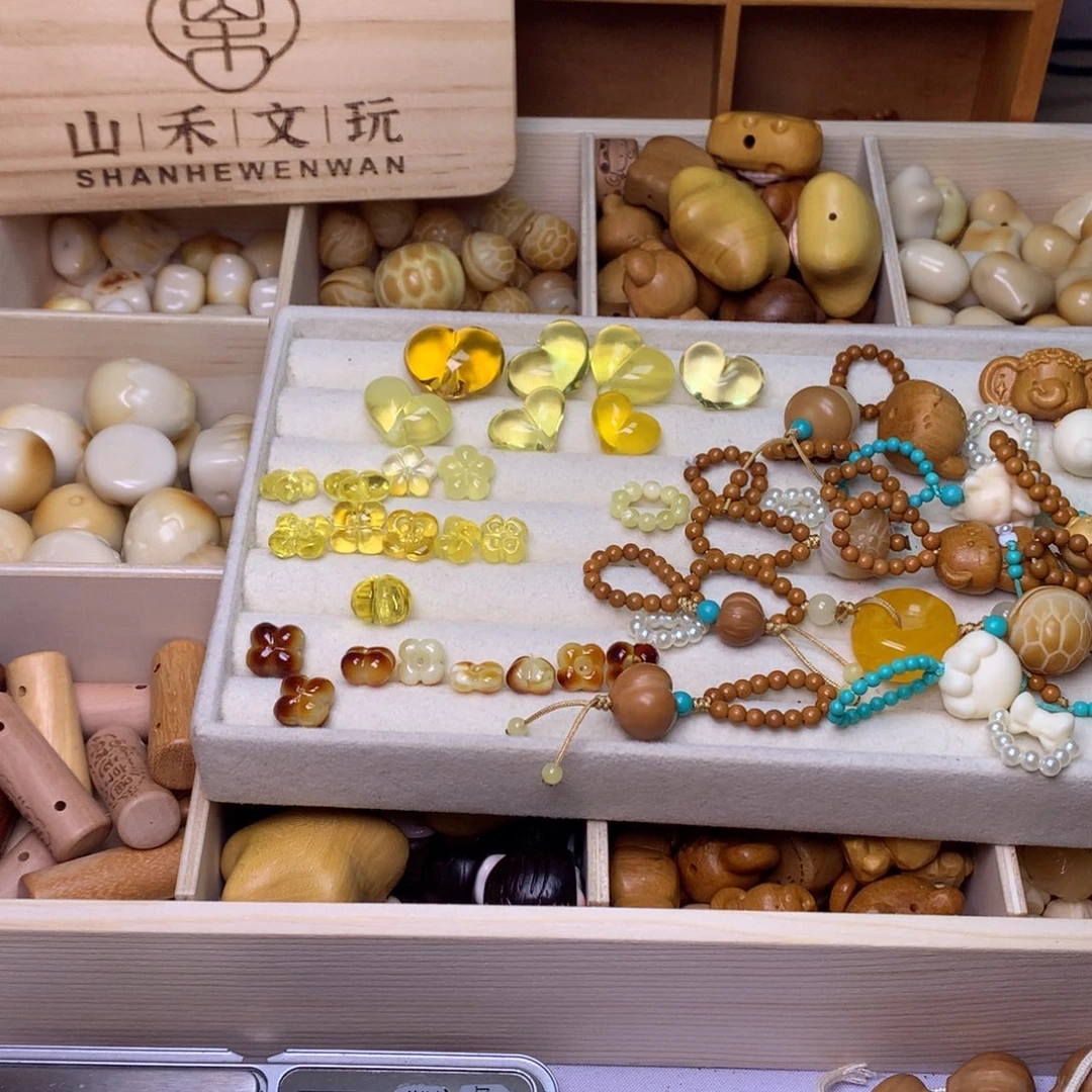 猴头核桃吊坠3.51克爱心