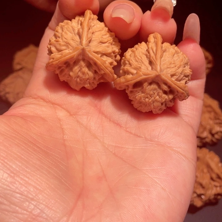 文玩核桃把件盘山公子帽三棱34