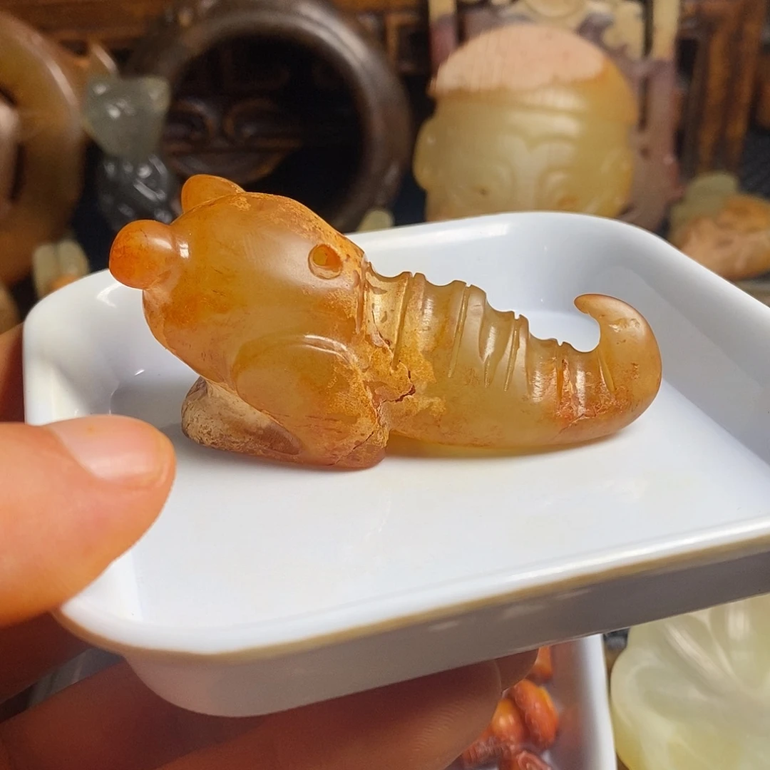 未镶嵌岫岩老玉（透闪石质玉）挂件