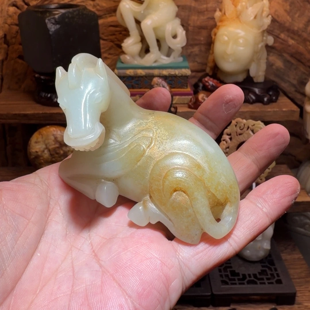 卡***世和田玉未镶嵌摆件