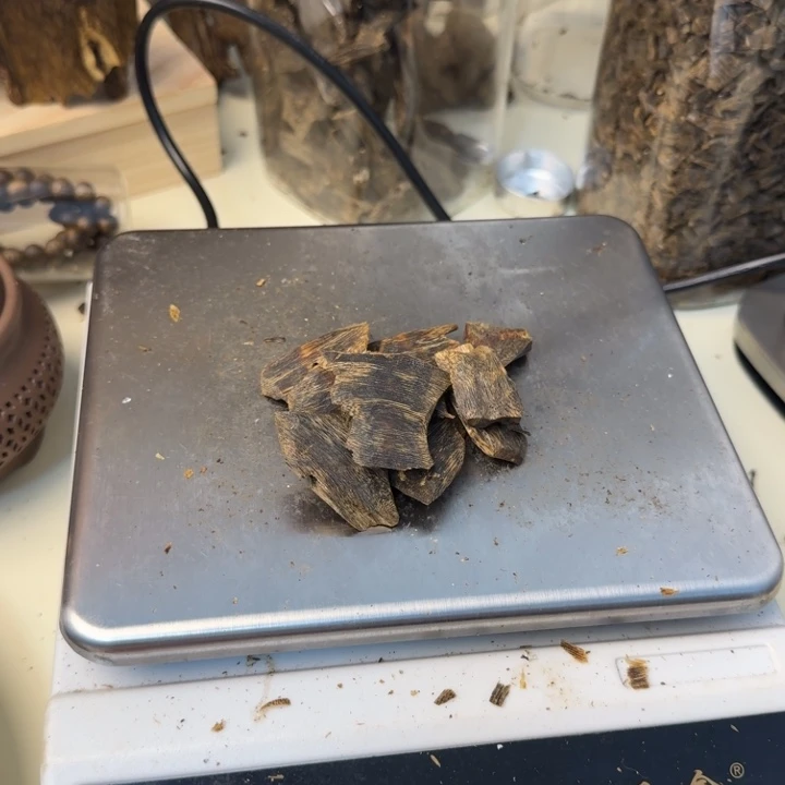 枫***和沉香碎屑沉香黑奇高油块料