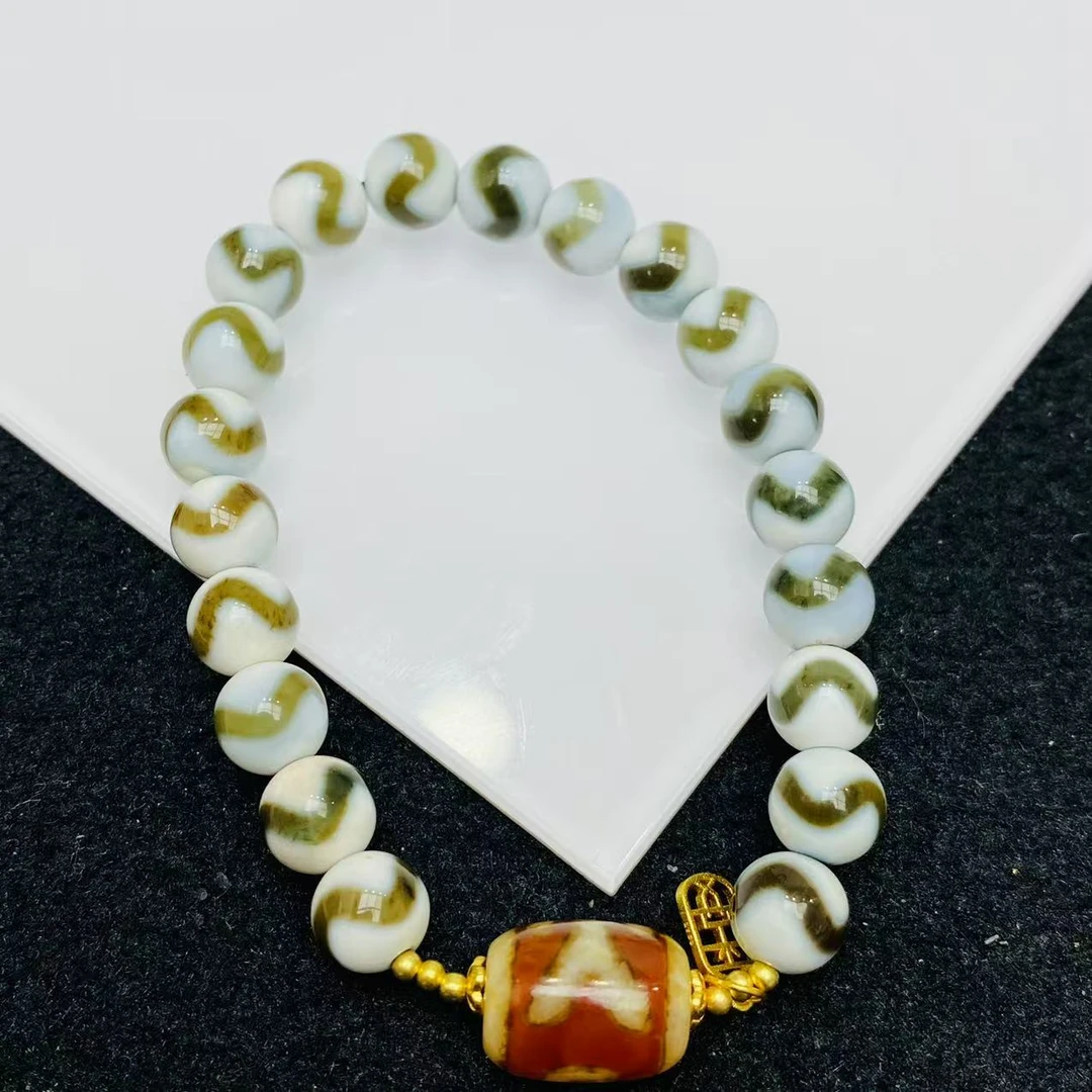 「戴琴珠宝」DQ471-玛瑙8mm左右银镶手串（发其一）