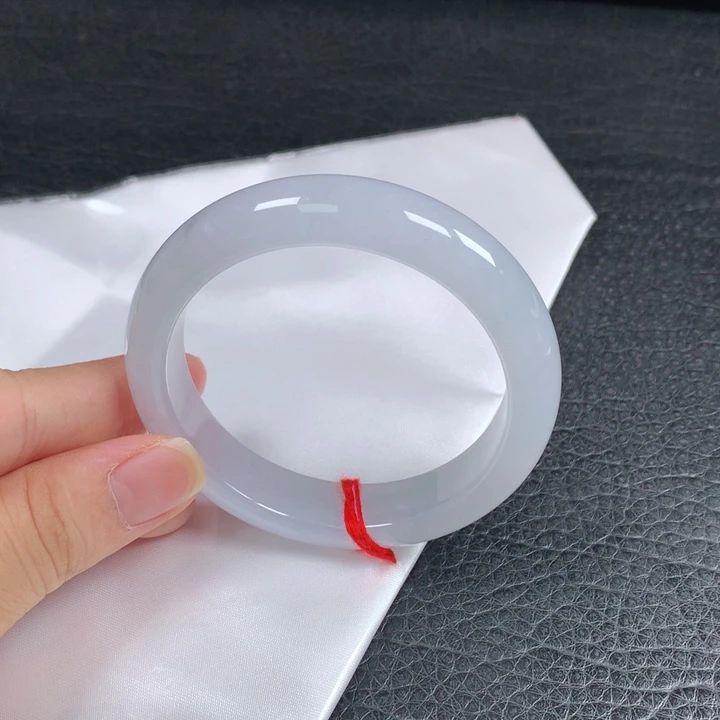未镶嵌手镯翡翠。。