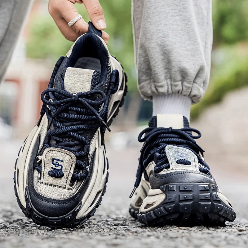 网红爆款男鞋2025新款冬季潮牌高级感休闲青少年运动增高老爹潮鞋