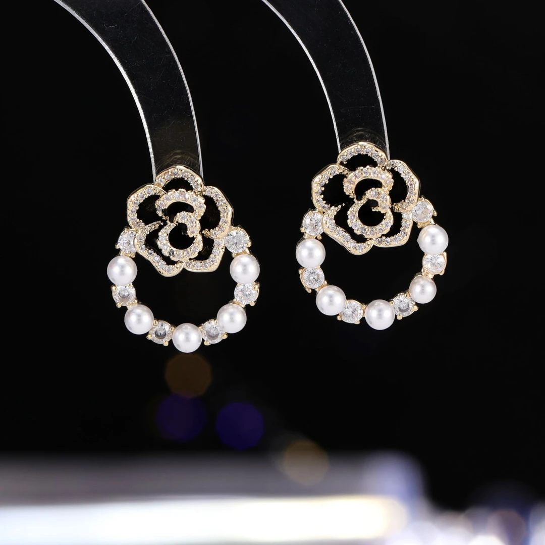 925银合成锆石耳饰 法式轻奢山茶花珍珠锆石耳钉高级感精致耳饰