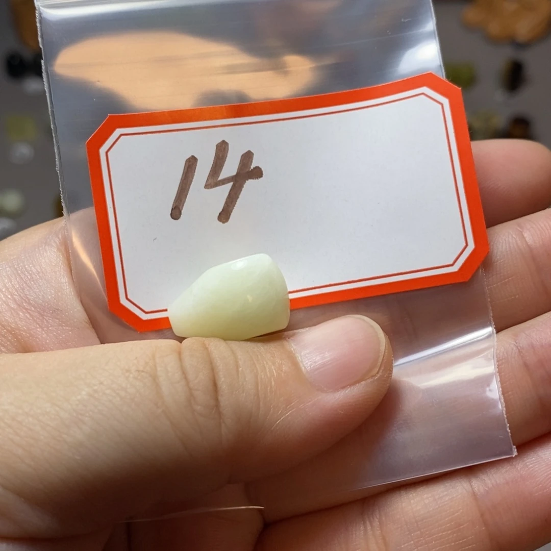 【闪购商品】蛇纹石玉配珠未镶嵌?****?