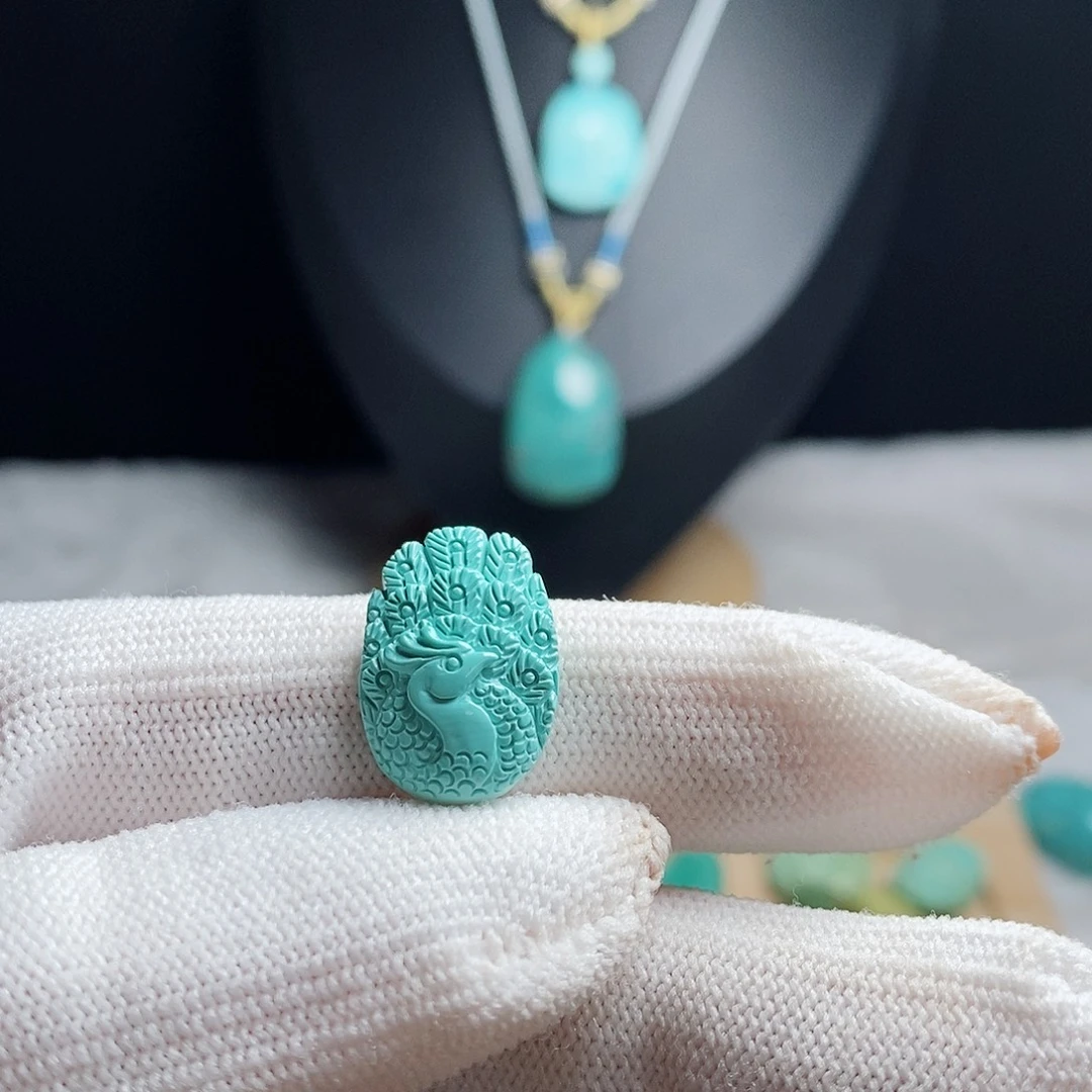 绿松石未镶嵌珠宝奇石