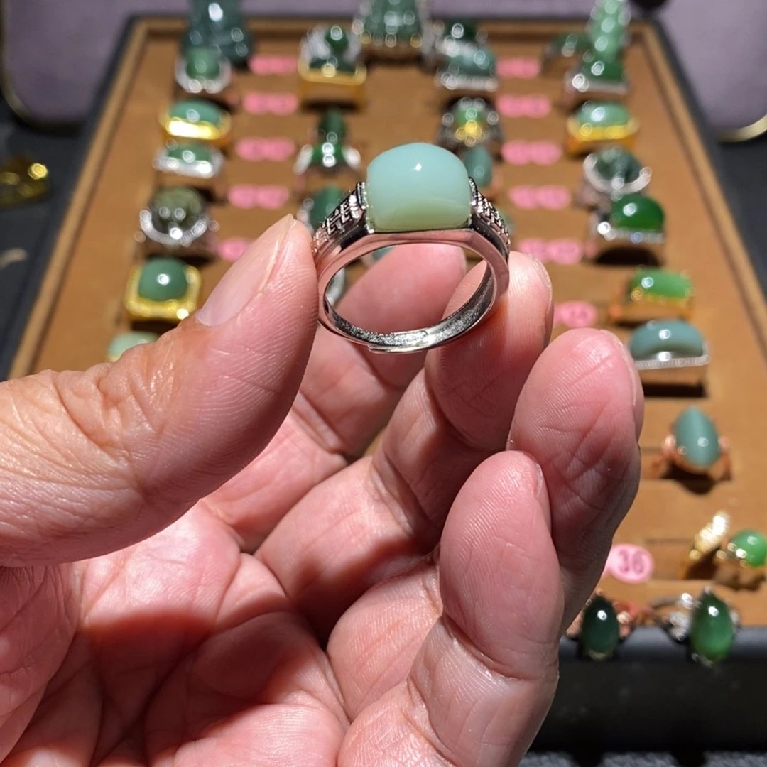 和田玉未镶嵌戒指