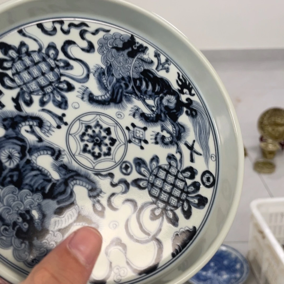 瓷片景德镇青花狮子滚绣球大壶承