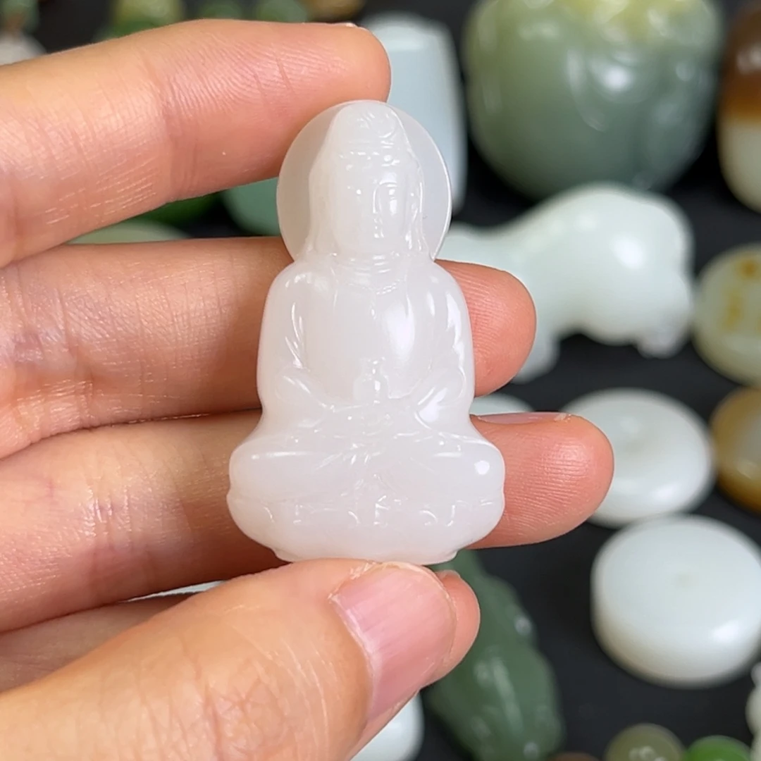 和田玉未镶嵌吊坠(赠链)