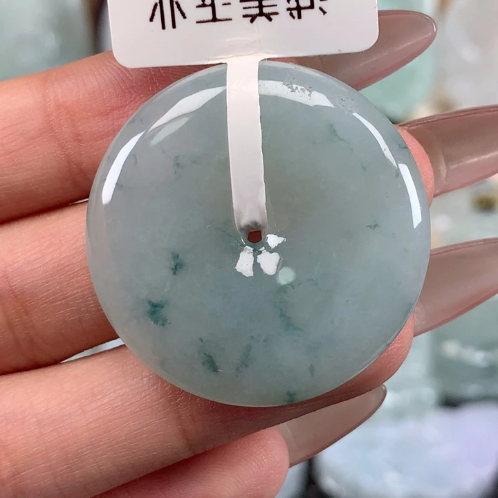 颈饰未镶嵌翡翠平安扣
