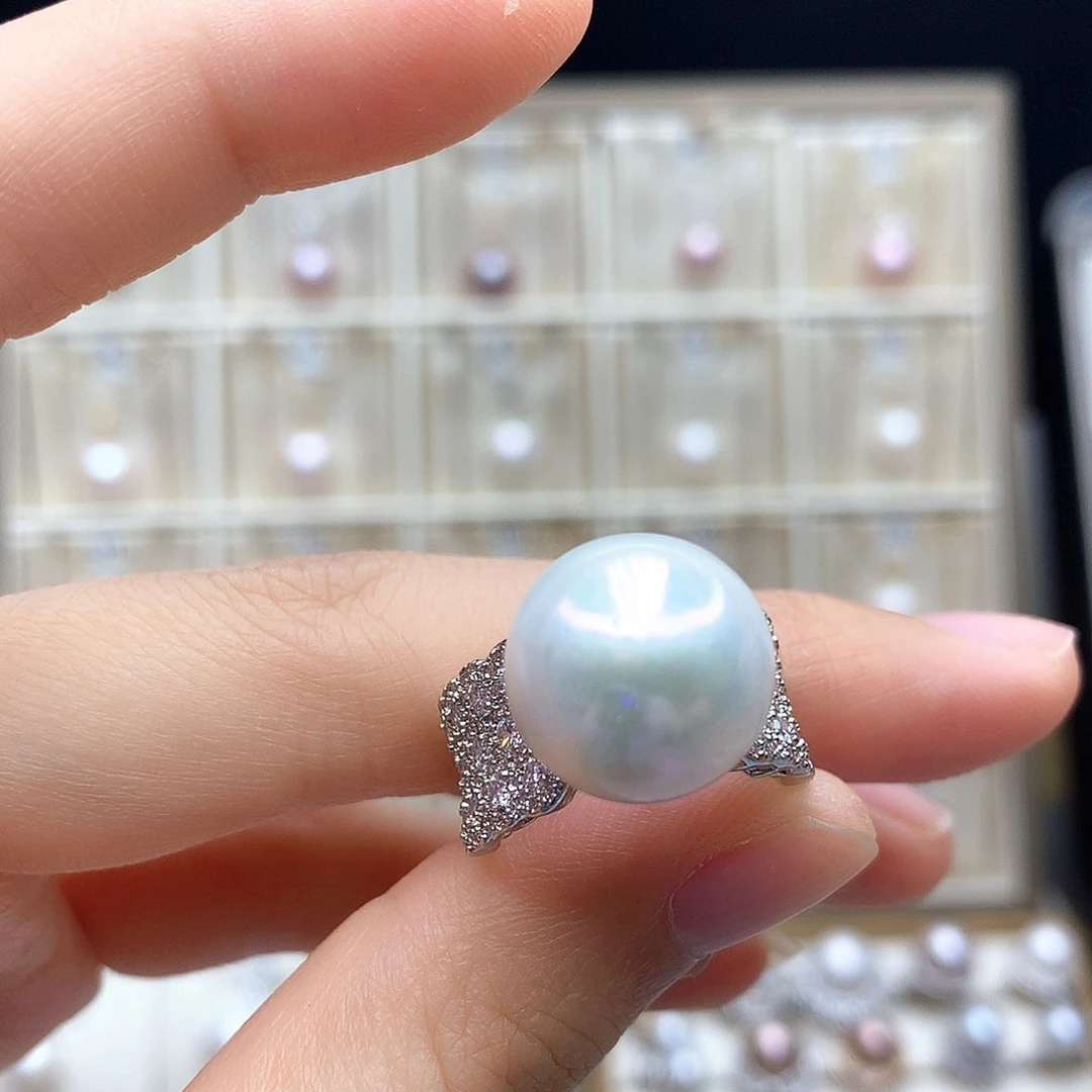 簡***璦淡水珍珠合金颈饰