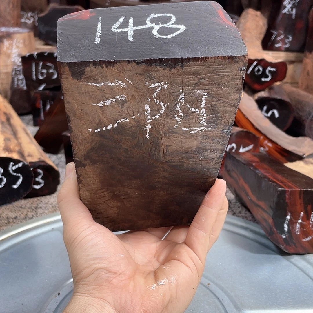交趾黄檀（大红酸枝）