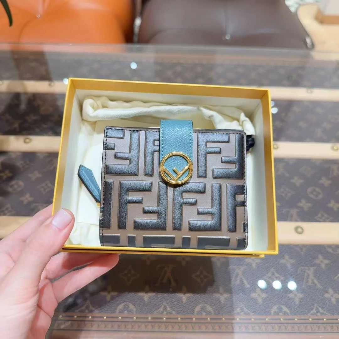 99新 FENDI/芬迪 经典浮雕老花 钱包卡包 附件：盒子尘袋