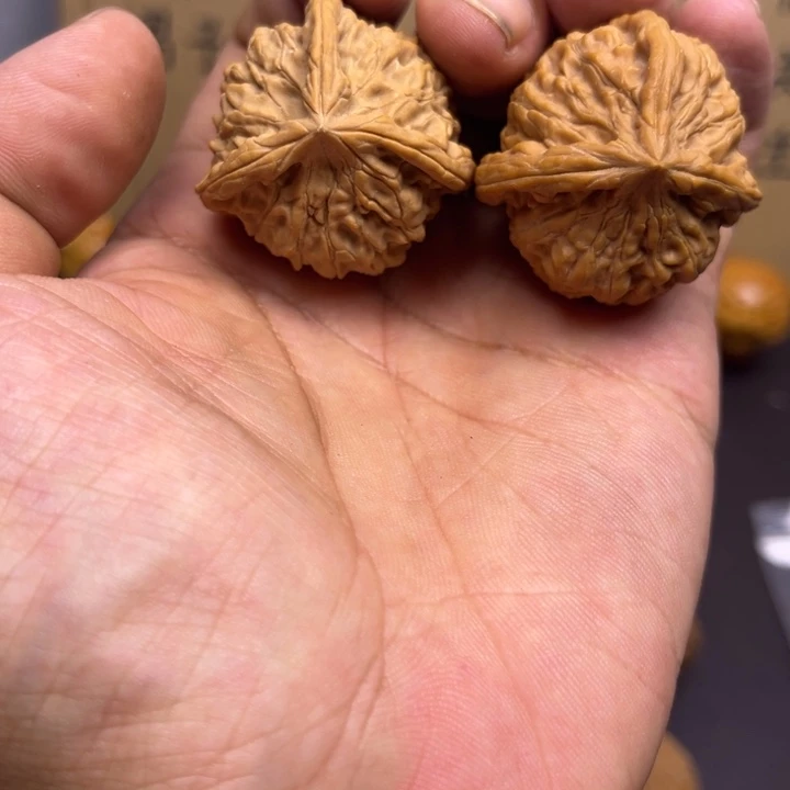 L***-菩提籽类玉玺三棱马虎瑕疵