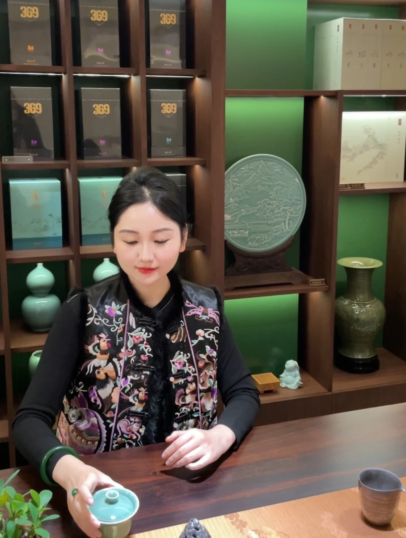 新中式国风夹棉马甲毛领马甲绣花加厚复古