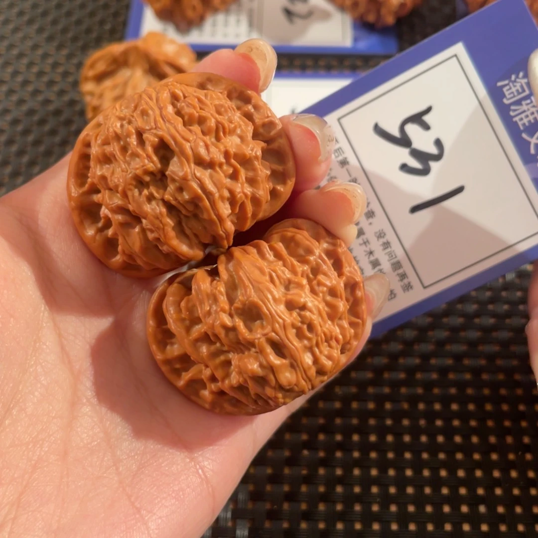 文玩核桃把件531号41尺白狮子