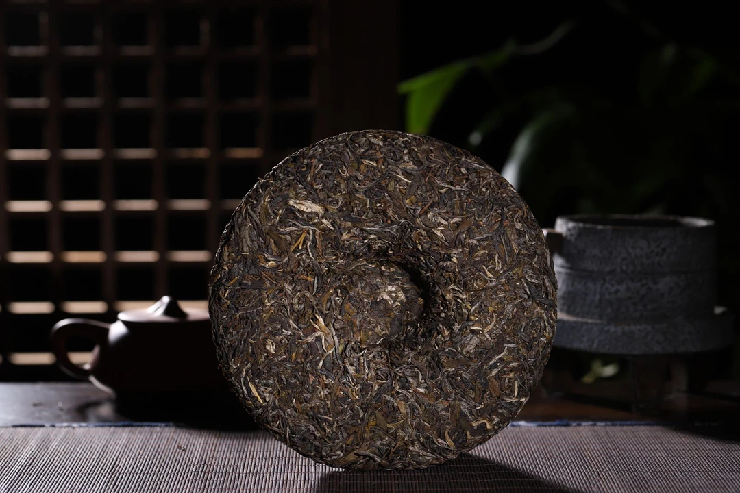 2017年美人醉古树春生茶饼357g