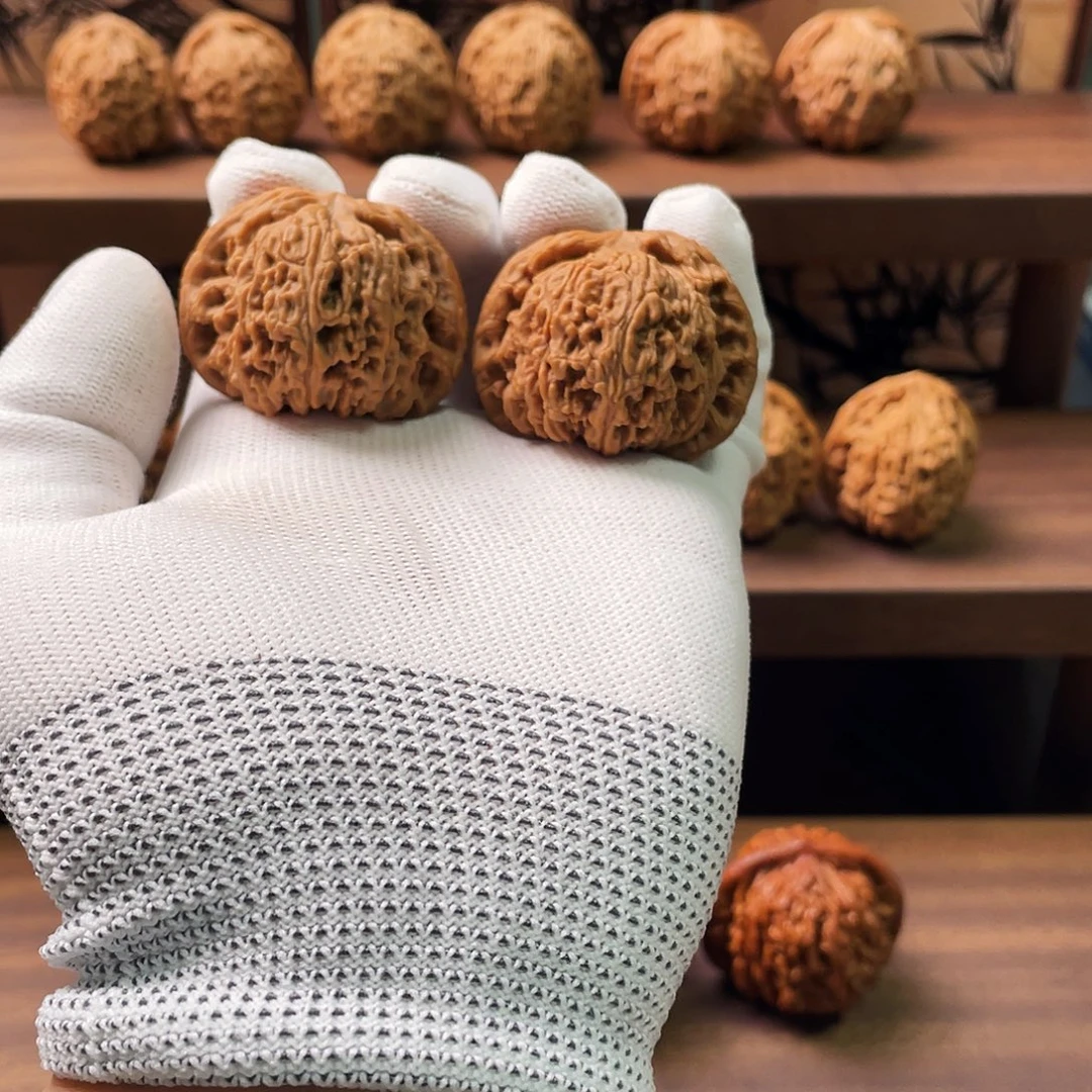 文玩核桃吊坠磨盘疆