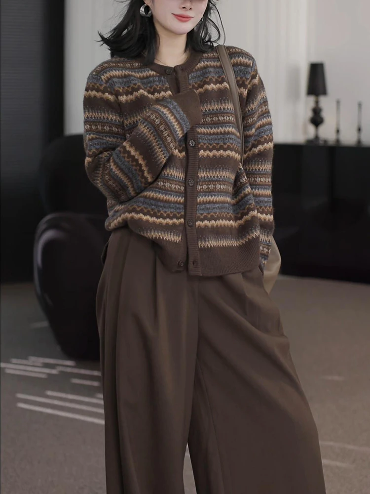 巨好看的两件套秋装女2025新款咖色撞色针织上衣同色休闲裤两件套