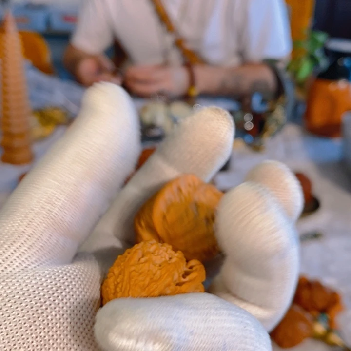 文玩核桃把件金牛