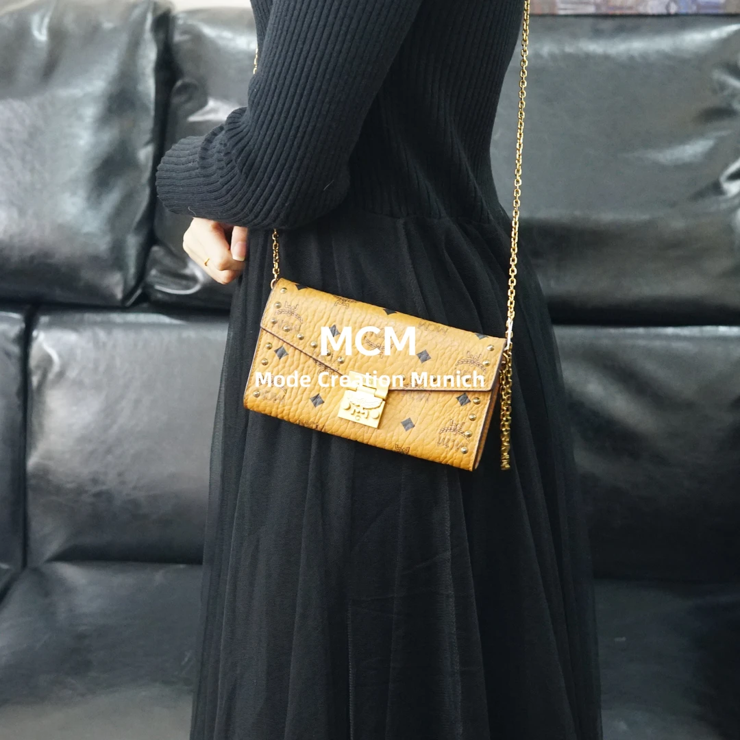 95新 MCM 干邑色铆钉链条包/SH12608029/8029