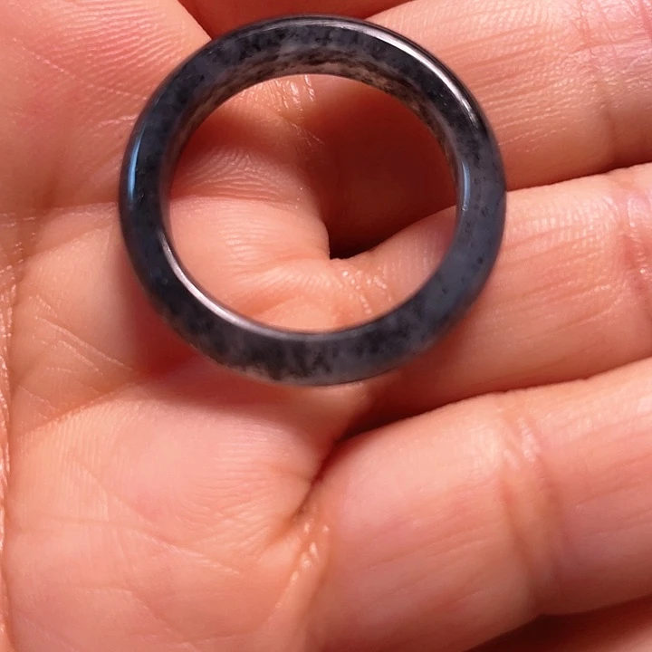 柠***宝和田玉戒指未镶嵌