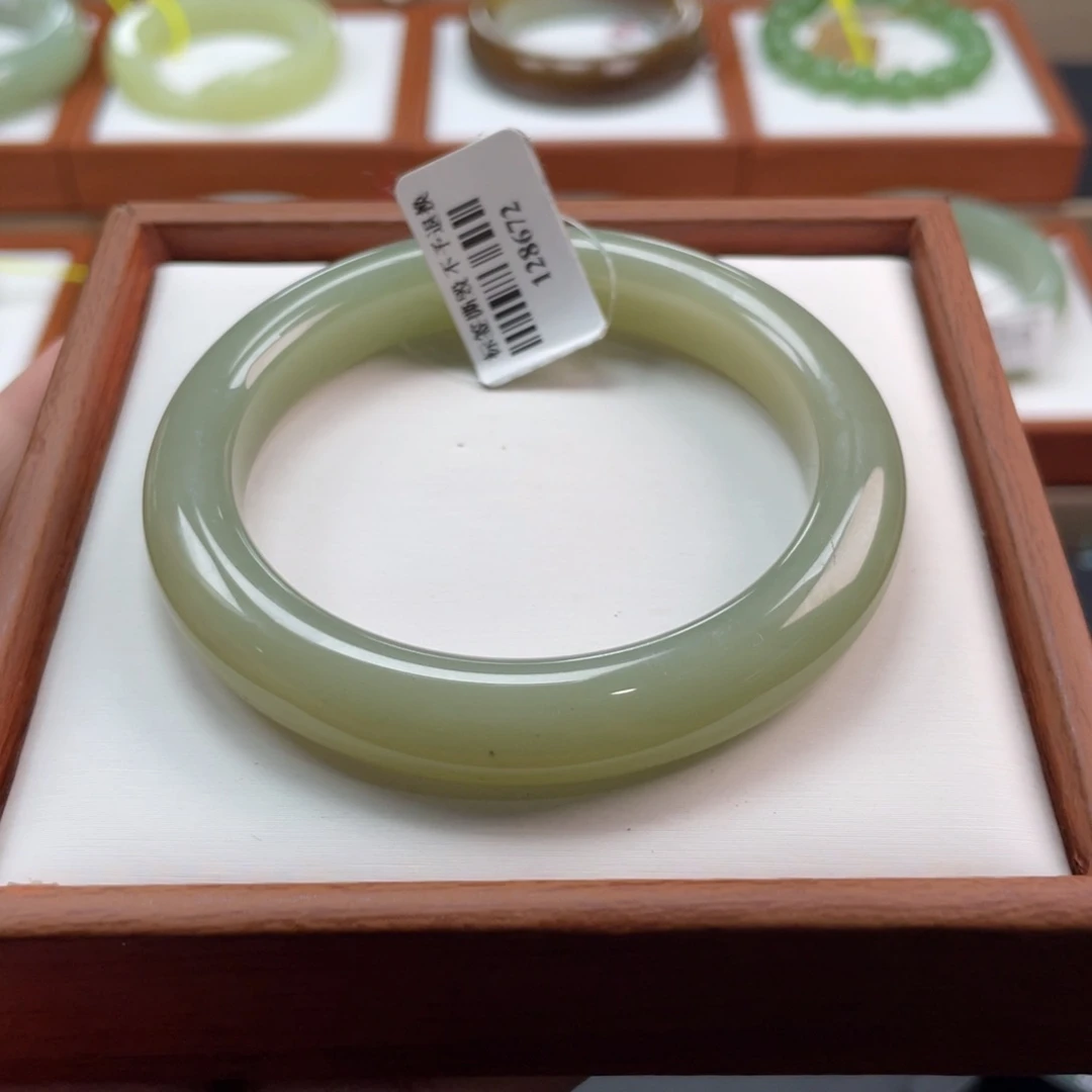 【闪购商品】未镶嵌手镯和田玉和田玉55