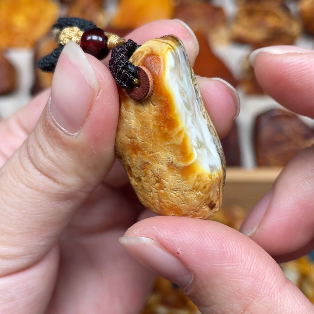 蜜蜡珠宝奇石未镶嵌