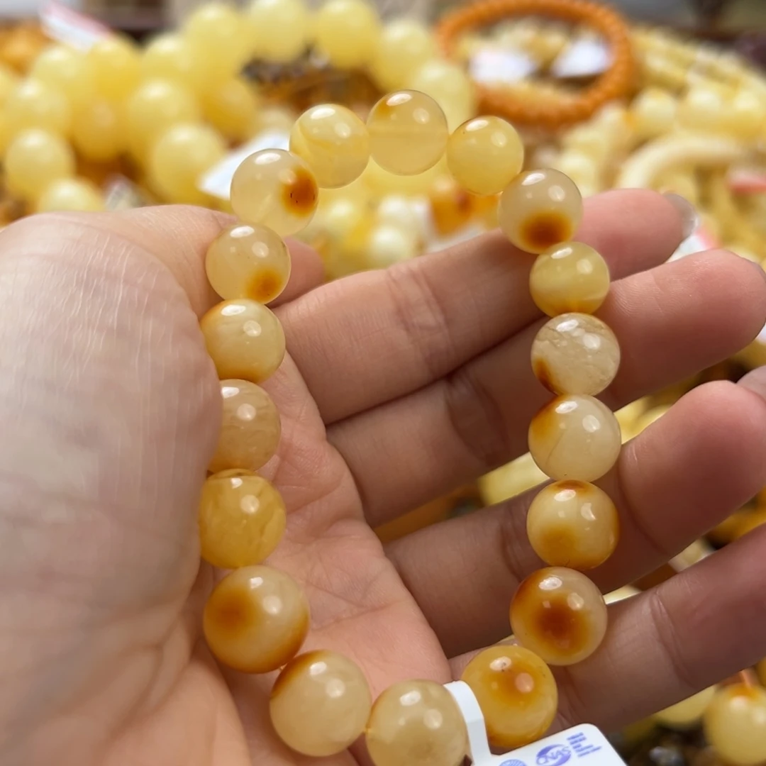 未镶嵌琥珀珠宝奇石