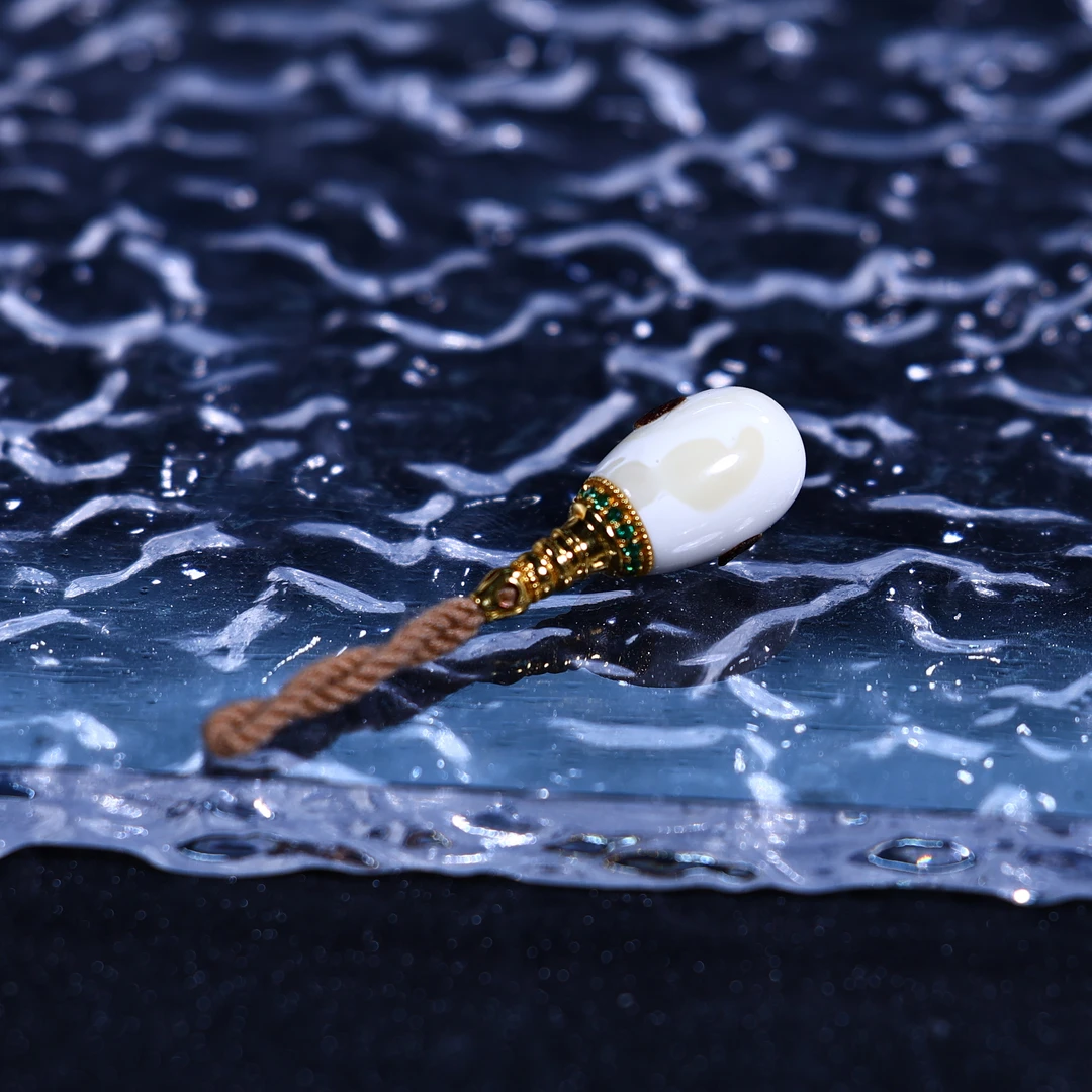 H195  9mm+金漆白金塔蜜蜡三通文玩配饰