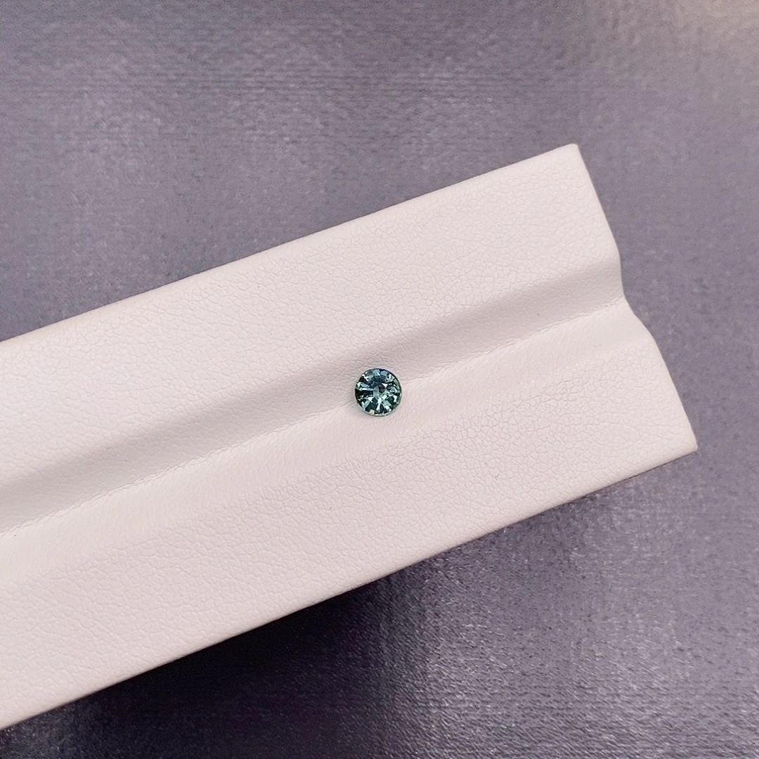 裸石蓝宝石0.43克拉 圆4.3mm