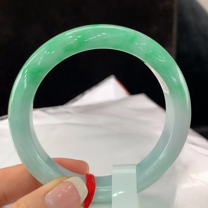 翡翠手镯未镶嵌111-0245