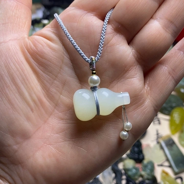 蛇纹石玉合金颈饰