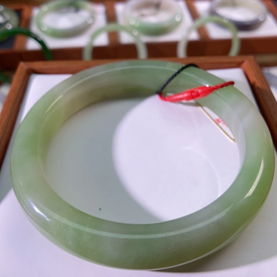 【闪购商品】未镶嵌手镯和田玉（翠青玉）炸福利