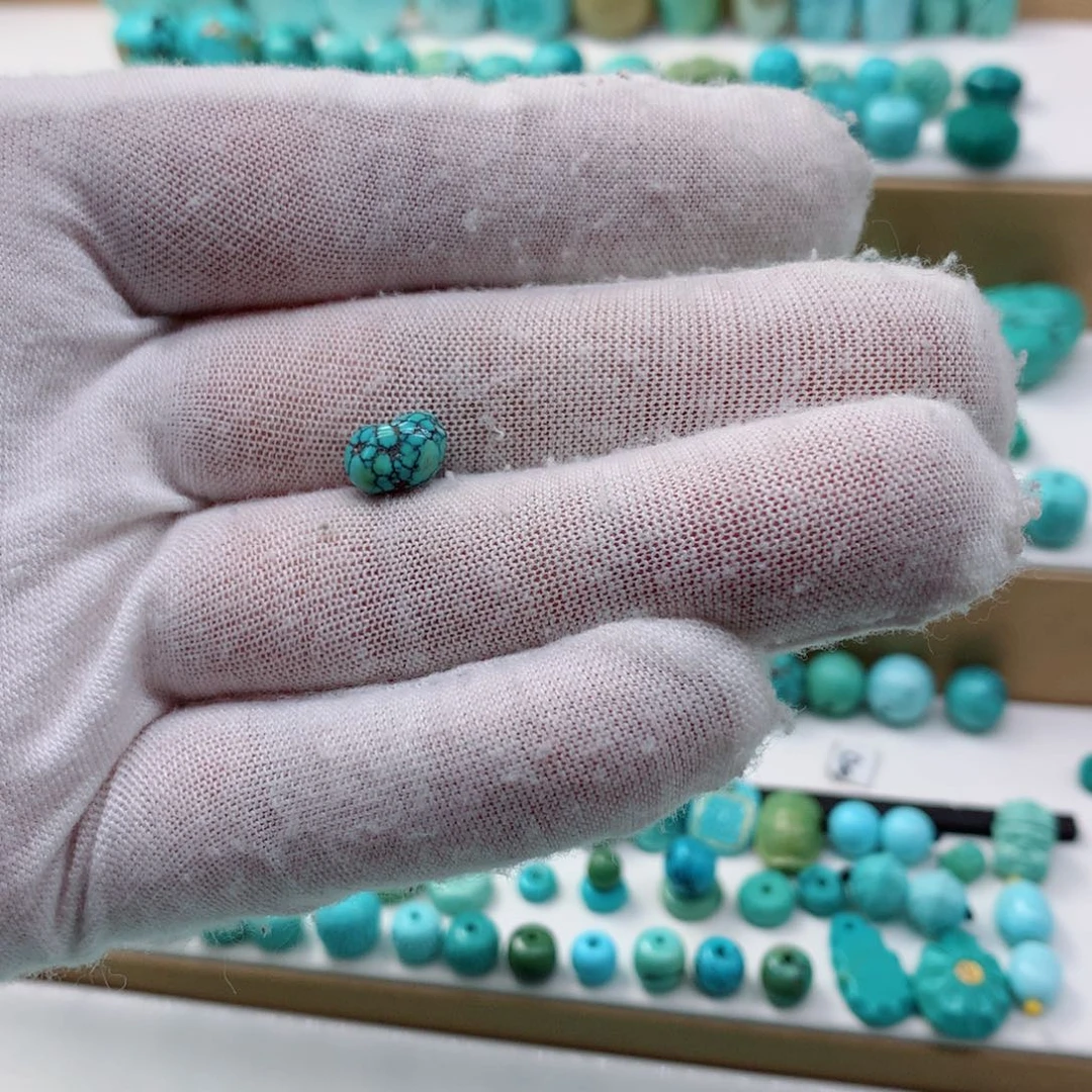 绿松石未镶嵌挂件