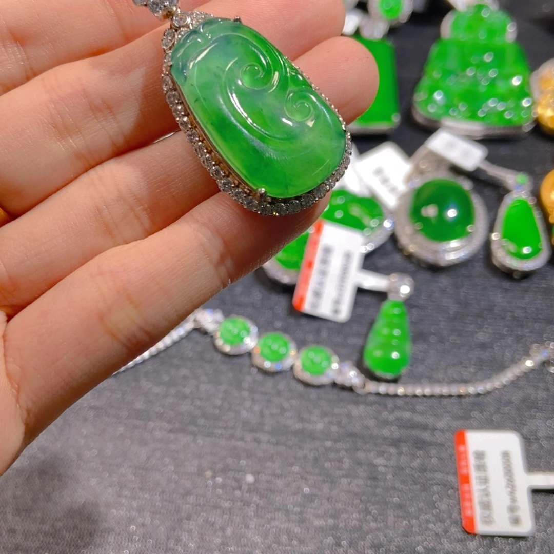 翡翠未镶嵌吊坠(不含链)