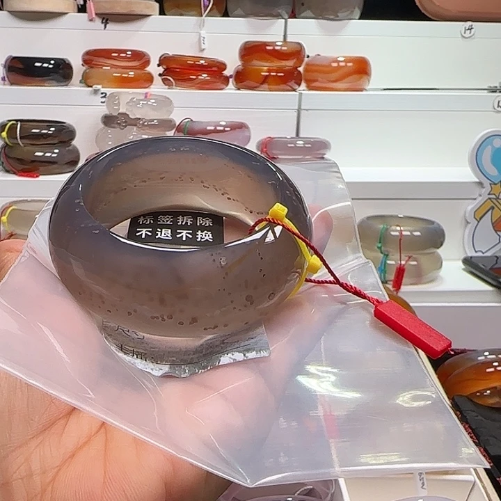 小***许玛瑙/玉髓未镶嵌手镯天然俏点