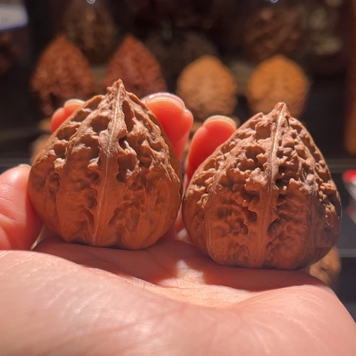 文玩核桃吊坠蚂蚁草莓92