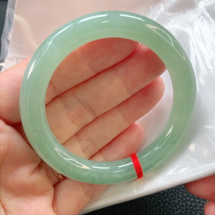 翡翠手镯未镶嵌52圆