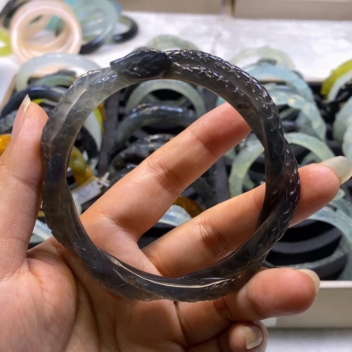 蛇纹石玉未镶嵌手镯焰