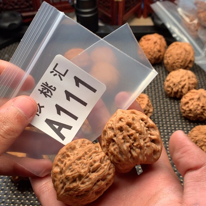 把件文玩核桃龙脉