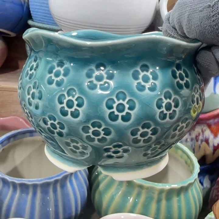 凑9块包邮，有孔，陶瓷花盆